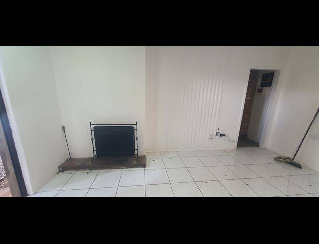 1 BEDROOM FLAT TO LET IN HEIDELBERG CENTRAL